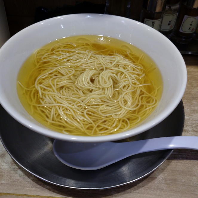 素ラーメン、具はありません