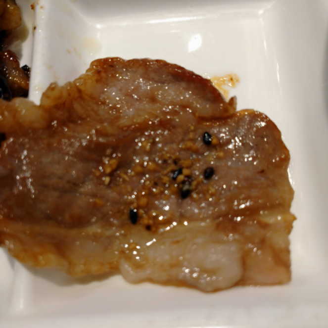 焼けたお肉の様子