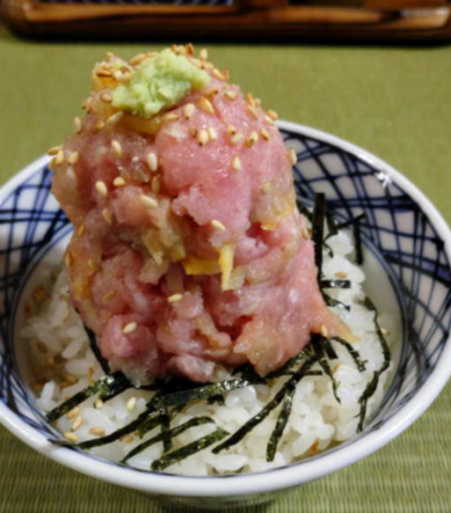 トロタク丼横から